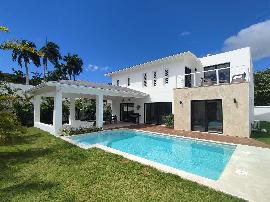 New villa next popi beach